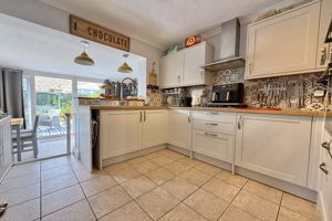 Kitchen- click for photo gallery